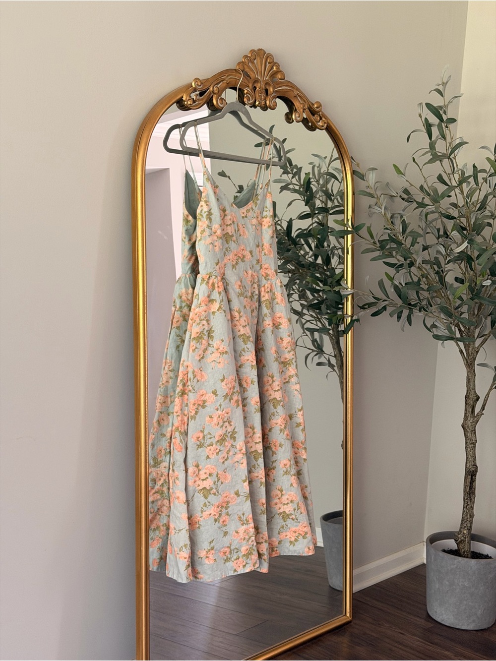 ARITZIA Wilfred Technique Linen Dress in Agave Green/Soft Peach - Picture 4 of 8